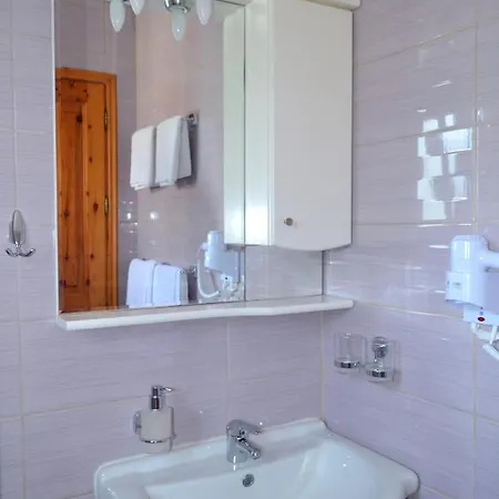 Elina Golden Beach Guest house *